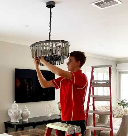 Electrician working in Endeavour Hills